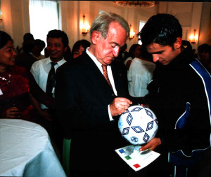 Integrationspreis 2002 im Schloss Bellevue mit dem damaligen Bundespräsidenten Johannes Rau.