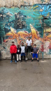 Kicken im Käfig und auf der Straße - Foto buntkicktgut